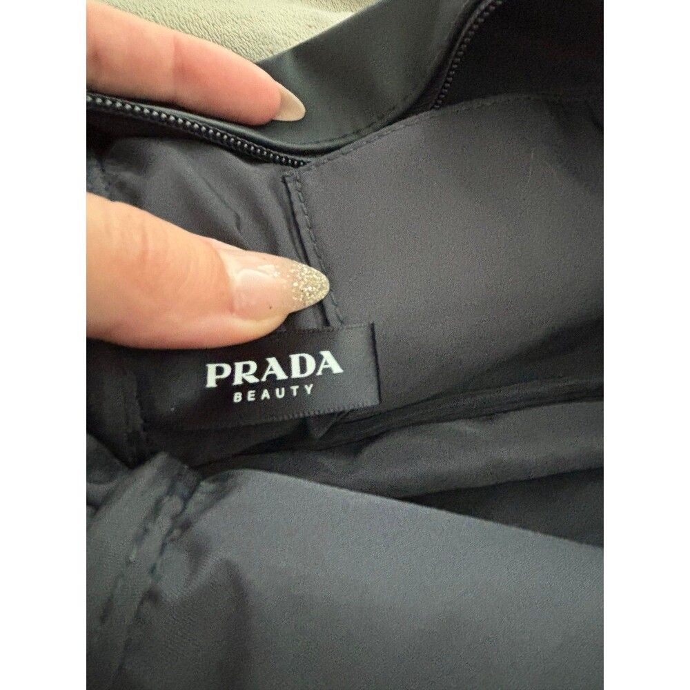 Prada skincare pouch - Picture 4 of 4